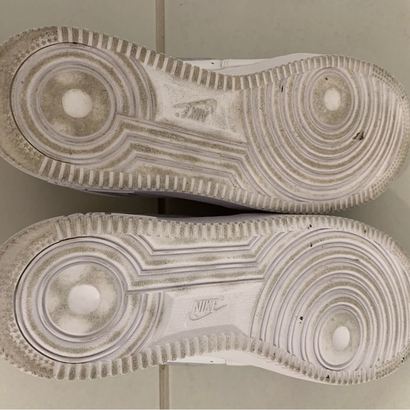 White Sneakers Nike Air Force 1 Women’s 9.5 EUC - Picture 6 of 7